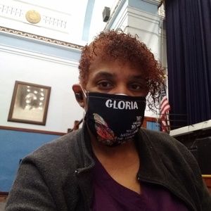 Meet your Posher, Gloria